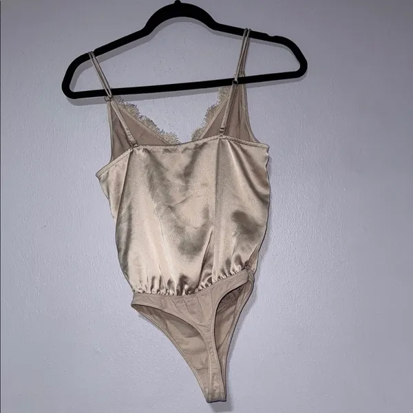 Abercrombie Elegant Cream Lace Bodysuit - Image 2
