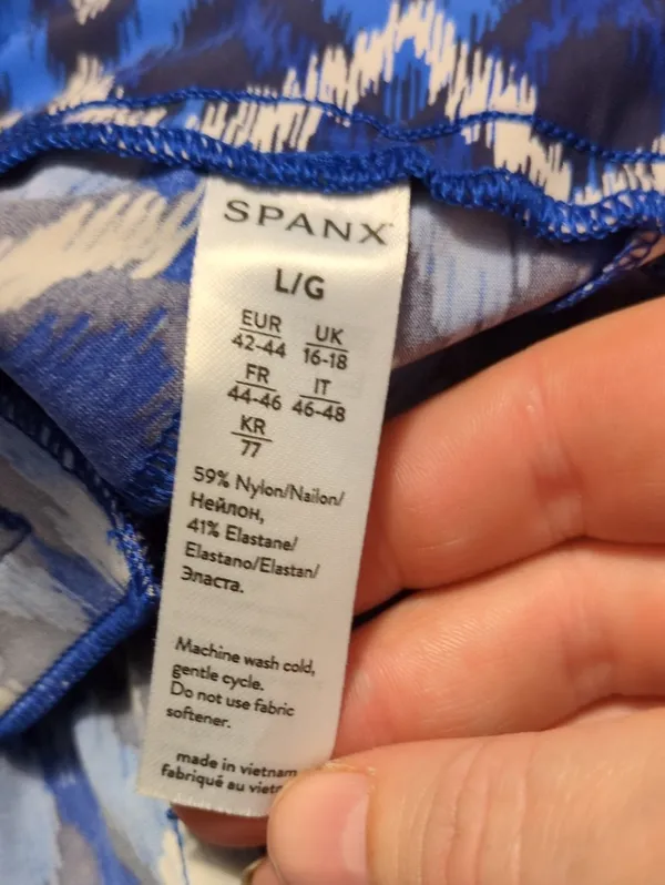 Spanx Sunshine Shorts Size Large - Image 5