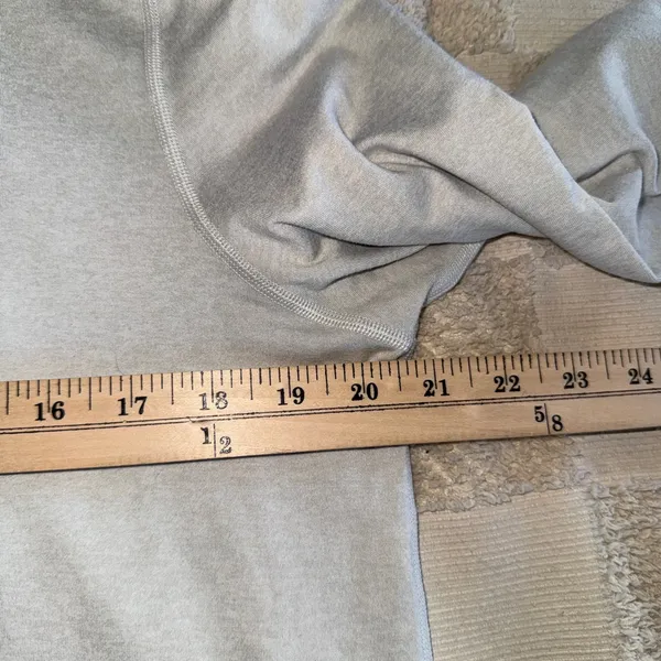 Vuori Women's Halo Essential‎ Hoodie in a light grey color size L - Image 4