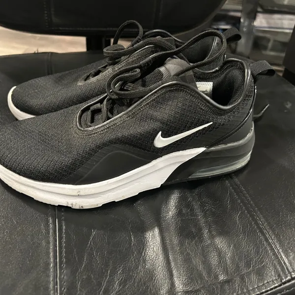 Nike Black and White Sneakers - Image 5