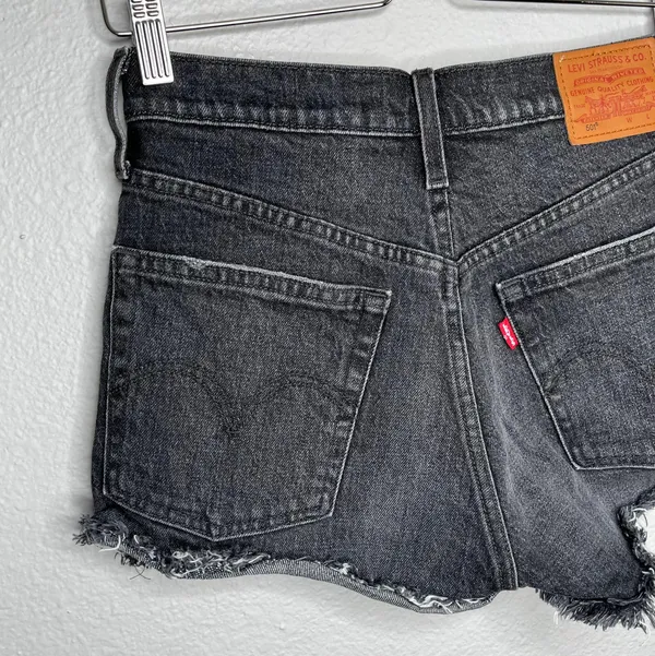 Levis 501 black charcoal quality denim button fly shorts size 25 - Image 4