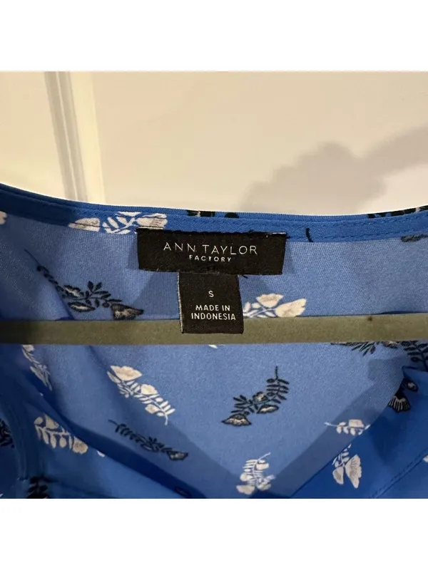 Blue Women's Top by Ann Taylor - Image 3