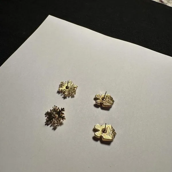2 Avon Christmas Holiday Pierced Rhinestone Stud Earrings Snowflake Present - Image 2