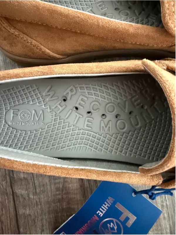 White Mountain Tan Loafers Size 8.5 NWT - Image 2