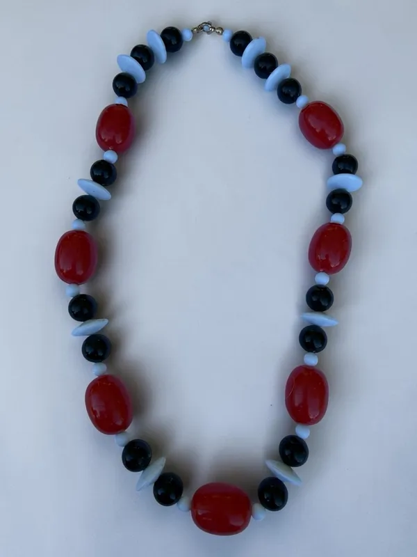 Vintage 60s Mod Chunky Beaded Statement Necklace Red Black White Acrylic‎ 20” - Image 6