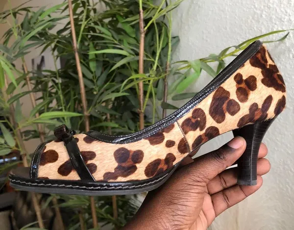 2000s Y2K brown black Leopard animal genuine leather print open peep toe heels pumps with bow detail-Size 8M Great preloved condition - Image 3