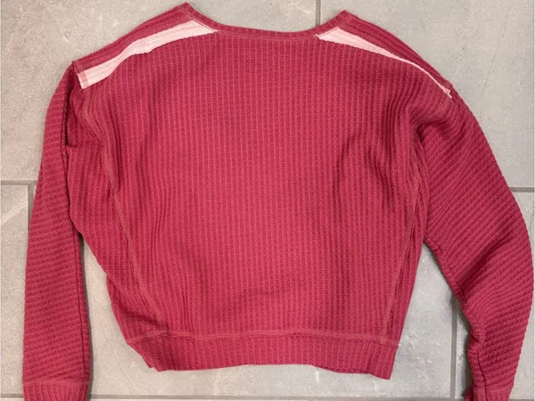 Abercrombie & Fitch Women's V-Neck Waffle Knit Sweater - Rose - Image 2
