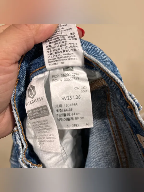 Levi’s 501 straight Women’s Blue Denim Jeans W25 L26 high waisted EUC raw hem - Image 10