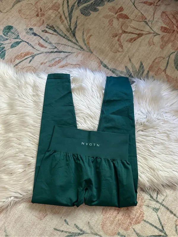 NVGTN Solid Seamless Leggings In Emerald - Image 5