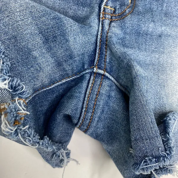 American Eagle Hi-Rise Light Wash Blue Denim‎ Raw Hem Shorts Women's Size 6 - Image 5