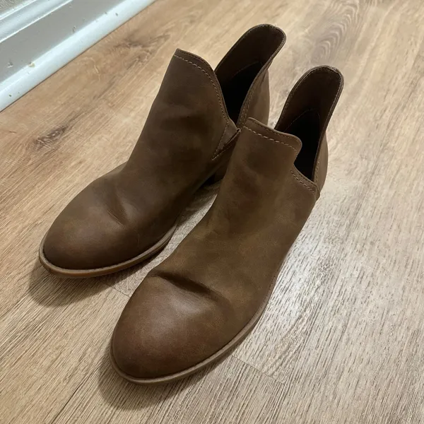 Universal Thread | Almond‎ Toe Stacked Heel Brown V-Cut Ankle Booties, Size 9 - Image 2