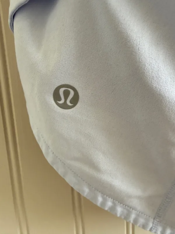 Lululemon Shorts Speed Up 4" - Image 3