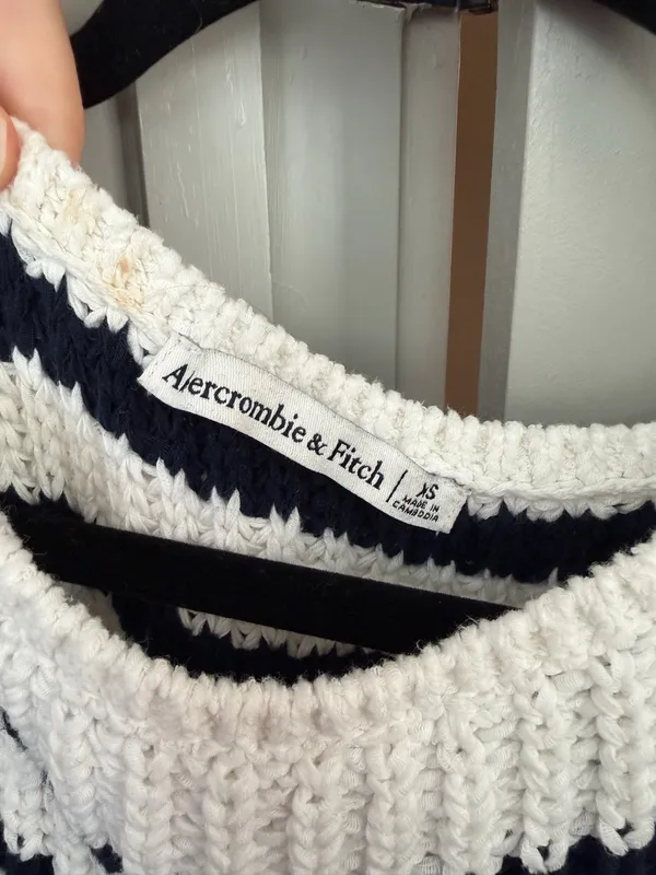 Abercrombie & Fitch Textural Knit Sweater Vest - Image 3