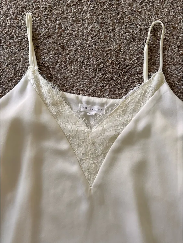 White Lace Socialite Top - Image 3