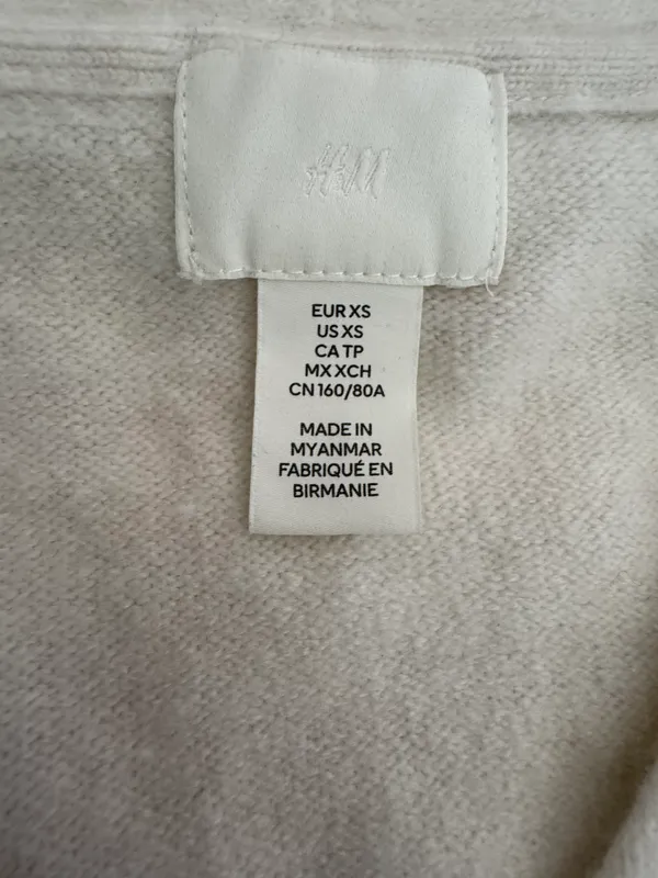 H&M V Neck Sweater - Image 3