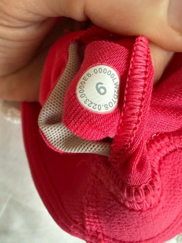 Lululemon Flow Y Strappy Bra Nulu *Light Support, A-C Cups Colour Lip Gloss Size 6 - Image 4