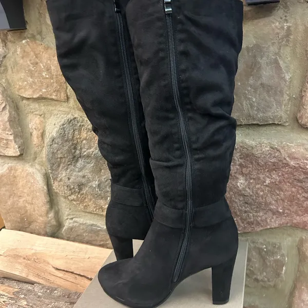 Boots Black Suede Knee-High Heeled with Rhinestone Buckle Accent 7.5 Lucita - Image 4