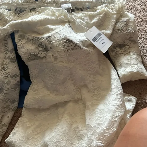 NWT selfie Leslie DOVE OFF-SHOULDER FRILL‎ TRIM LACE MINI DRESS WHITE small - Image 10