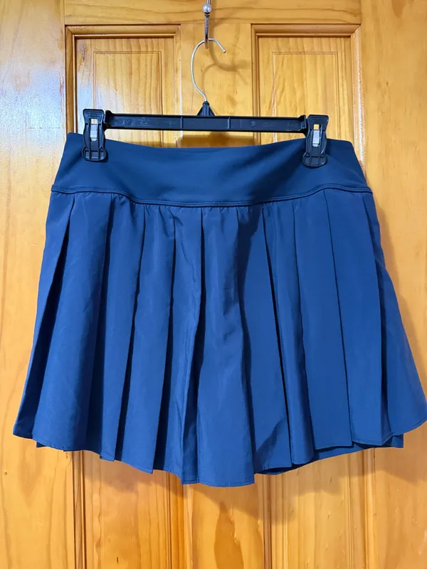 Old Navy Pleated Active Skort for Women - Image 2