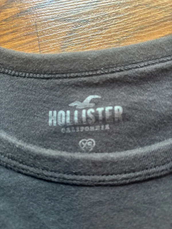 Hollister Baby Tee Black Nashville - Image 3
