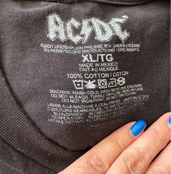 AC/DC Japan tour 1981 Black Tee with Yellow and Red Graphics - Image 2