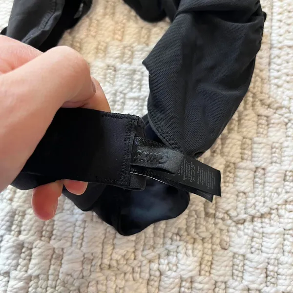 Skims Fits Everybody Triangle Crossover Bralette - Image 3
