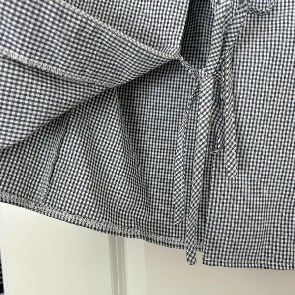 Gingham self tie puff sleeve cutie top Size small - Image 2