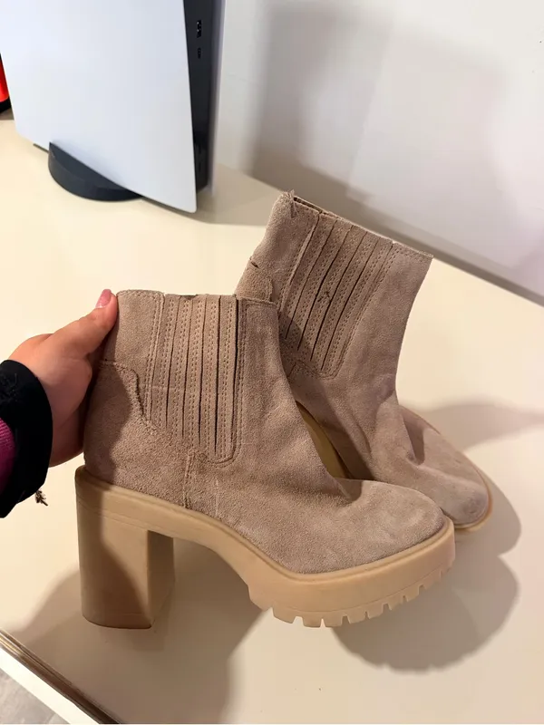 Dolce Vita Taupe Suede Platform Chelsea Heeled Boot - Image 12