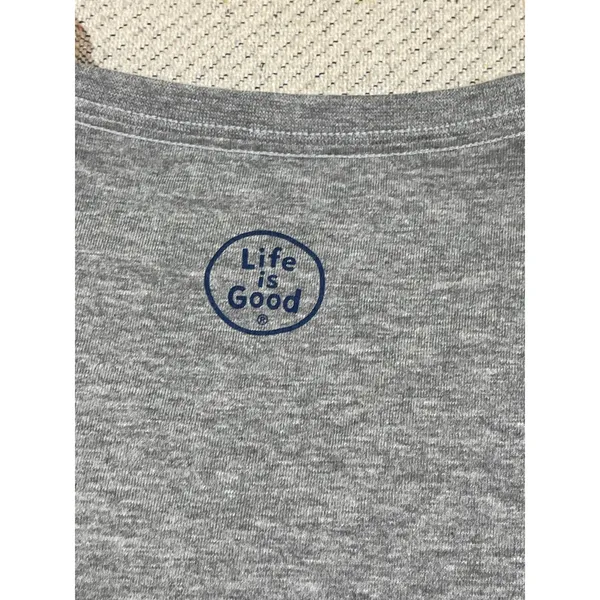Life Is Good V-Neck Crusher Tee Winter Cabin Snowy Waterfront Shirt Size S - Image 10