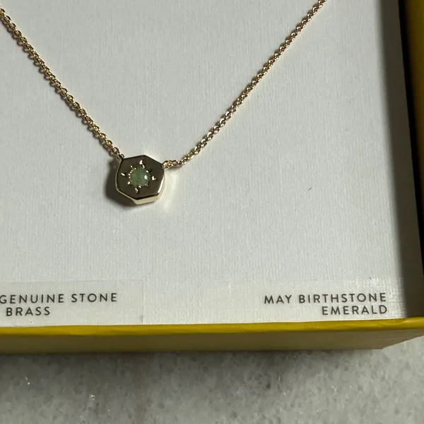 Kendra Scott Riley Gold Necklace with Emerald-Green Accent Pendant New - Image 3