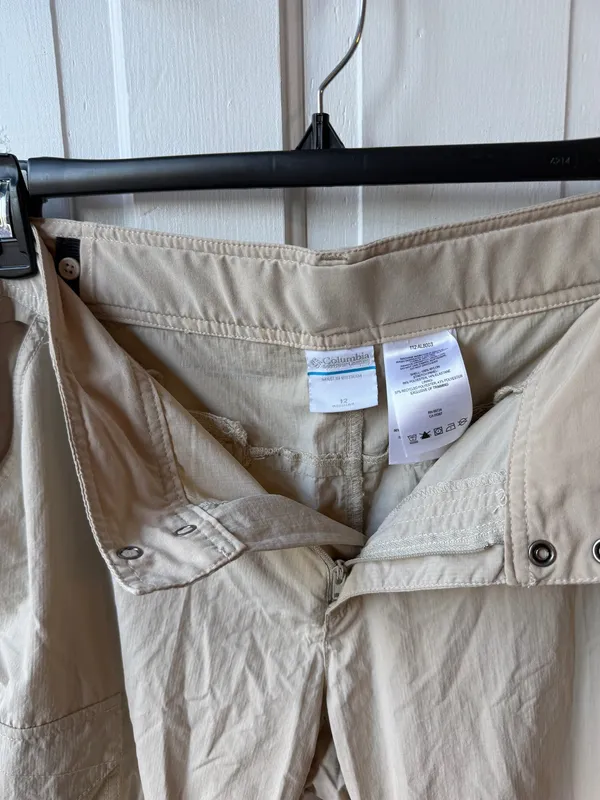Columbia Women’s Pants Light Tan Omni-Shade Sun Protection Cargo 12 - Image 4