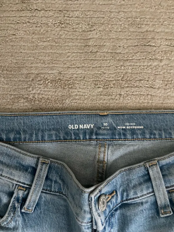 Old Navy Mid-Rise Jeans Boyfriend - Image 2