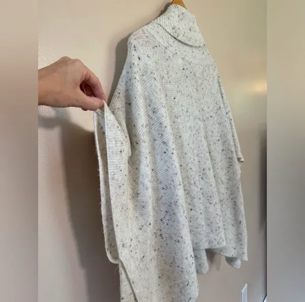 Moon & Maddison CLEARANCE! Cream Speckled Cowl Poncho Sweater Size XS EUC - Image 4