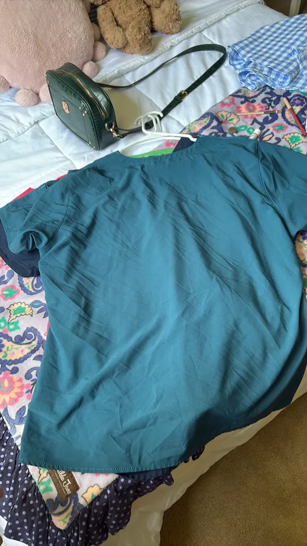 Carhartt Scrub Top - Image 3