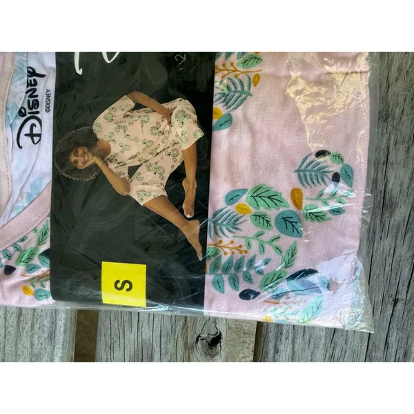 Disney Mickey Mouse 2 Piece Capri Pajama Set Pink Floral Leaf Print Size Small - Image 4