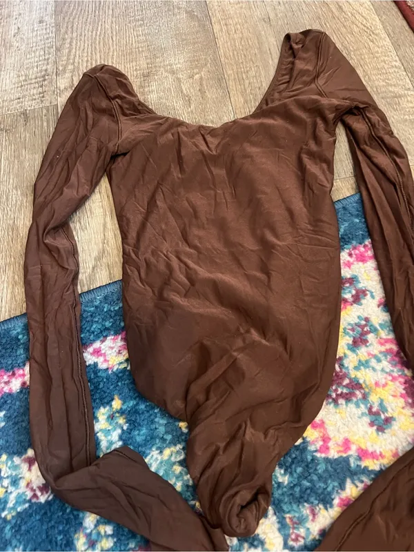 Aerie smootheez Women's Long-Sleeve Scoop Neck Bodysuit - Brown - Image 7
