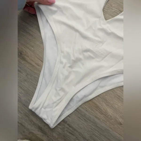 One Piece Padded White Swimsuit With Belt S - Image 6