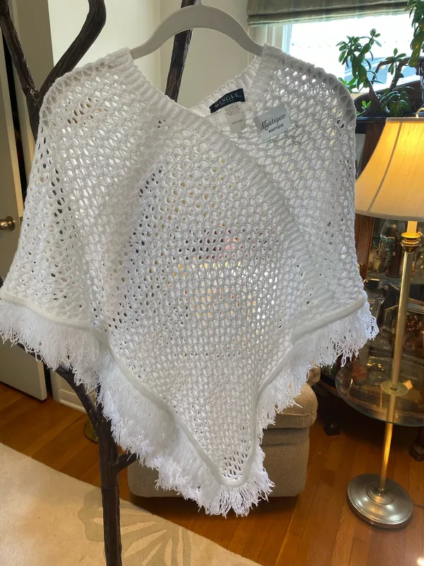 White poncho with matching fringe one size - Image 3
