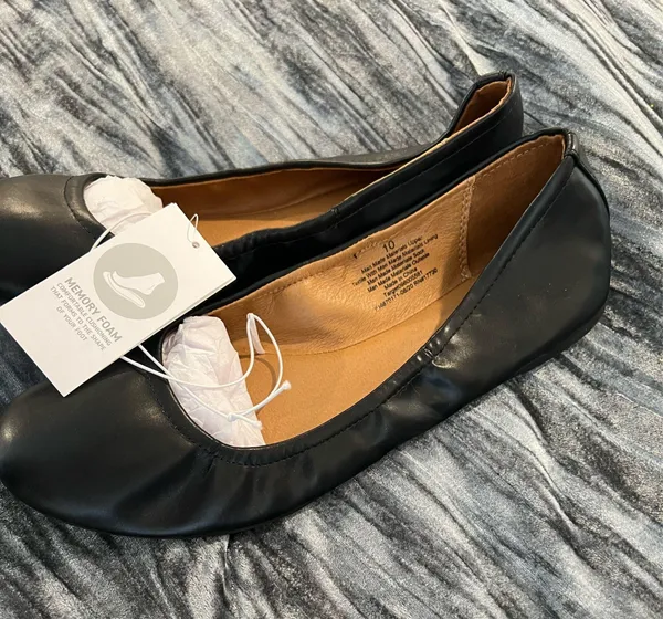 University Tees Women's Black Memory Foam Flats by Universal Thread - Image 2