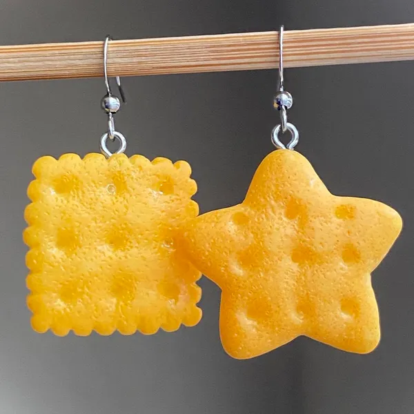 Handmade Kawaii harajuku y2k style biscuit earrings🩷 - Image 2