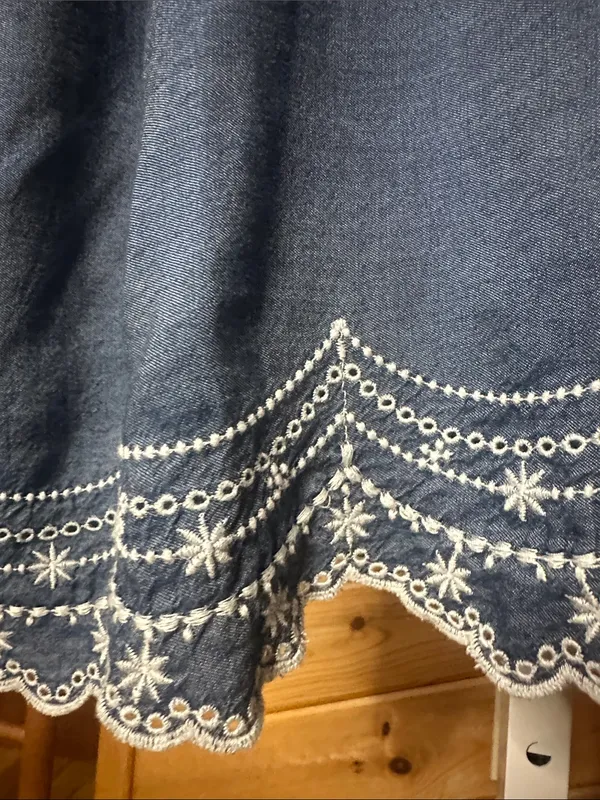 Elle Blue V-Neck Tunic with White Scalloped Embroidery - Image 6