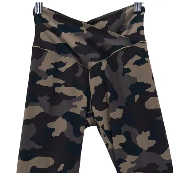Aerie Crossover‎ Leggings Camo Medium - Image 3