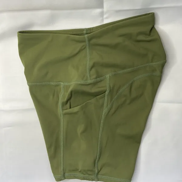 Oalka Activewear Women’s Green High Waisted Side Pocket Biker Shorts Size Small - Image 4