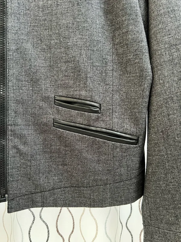 Gap Zippered Blazer size Medium - Image 5