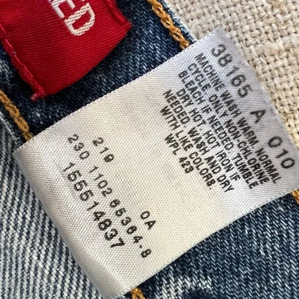 Levi’s Y2K Relaxed Fit Tapered 550 Jeans - Image 7