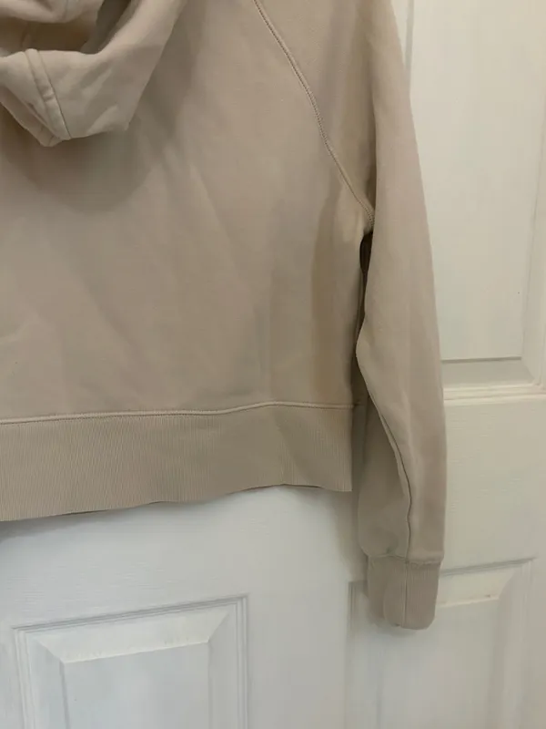 Universal Thread Cropped Pullover Hoodie in Beige - Image 9