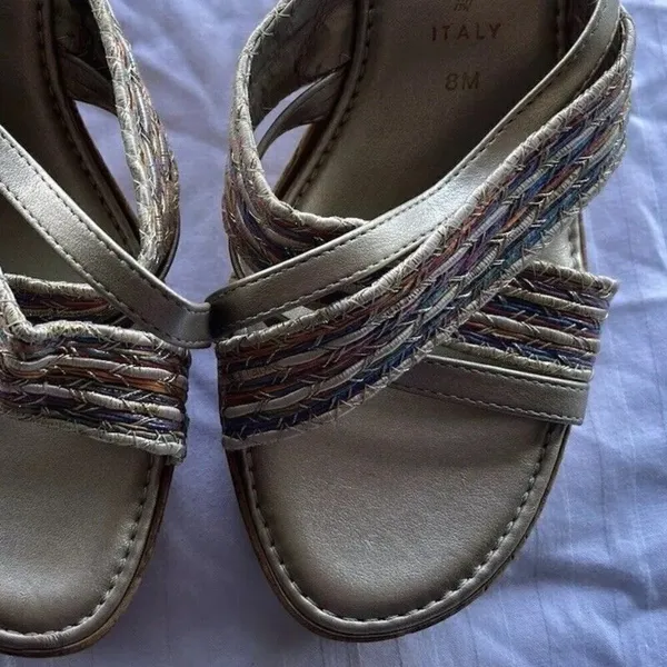 Italian Shoemakers Women’s Size 8 Brown Fabric Wedge Sandals Slip On 3” Heel - Image 5