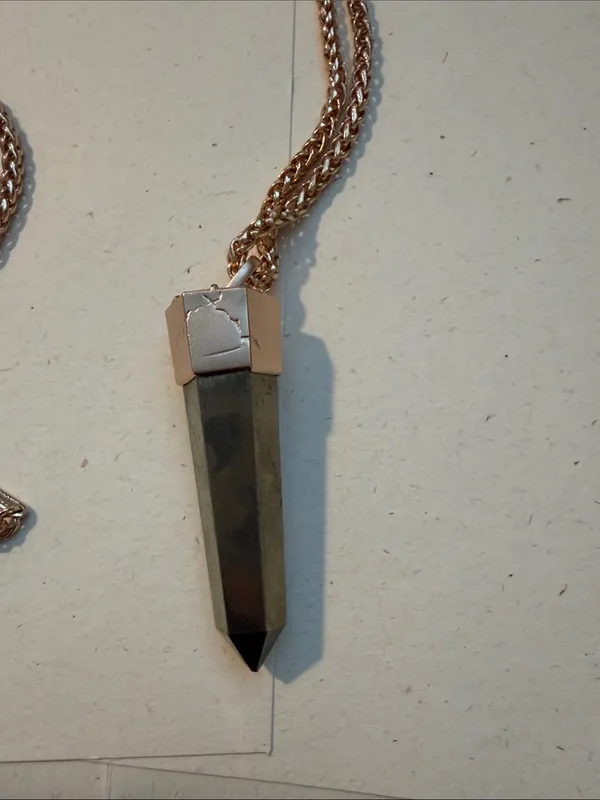 Kendra Scott Jayce Pyrite Rose Gold Necklace - Image 3