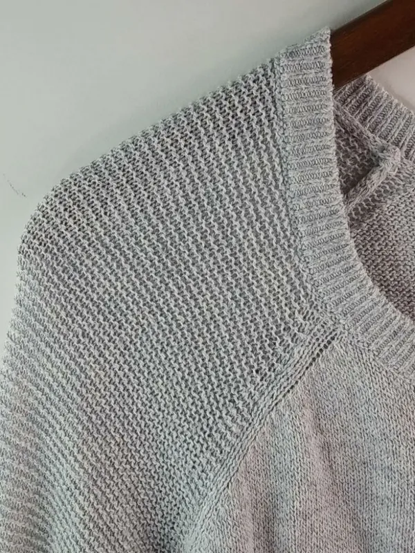 Old Navy L Gray Oversized Pullover Sweater - Image 3