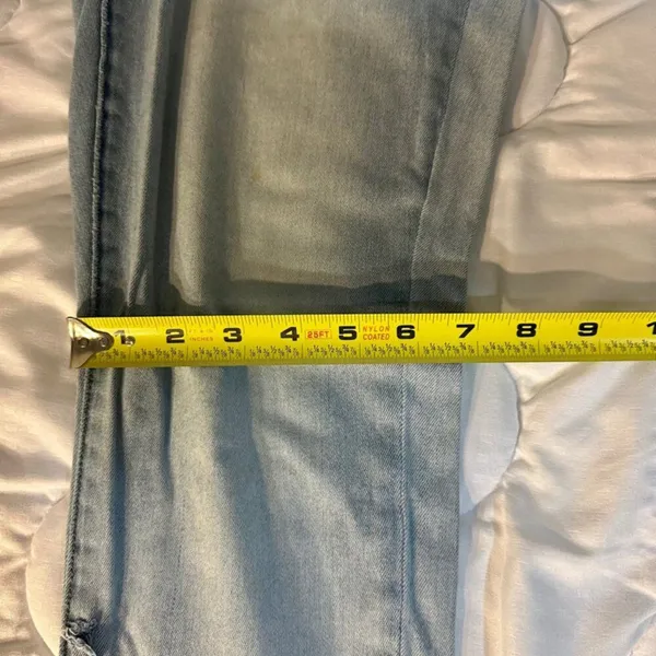 Light-Wash American Eagle Jeans Size 10 Inseam 25 inches - Image 8